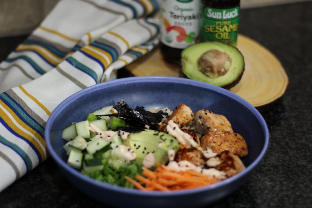 Salmon sushi bowl