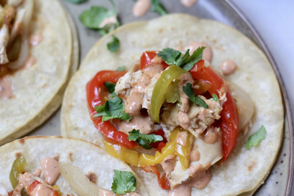 Garnished chicken fajitas